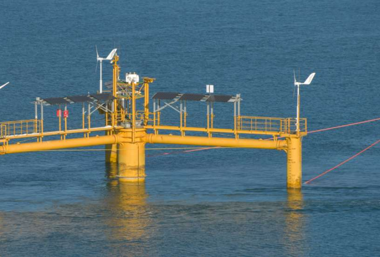 OCG Data buoy connected to tow lines
